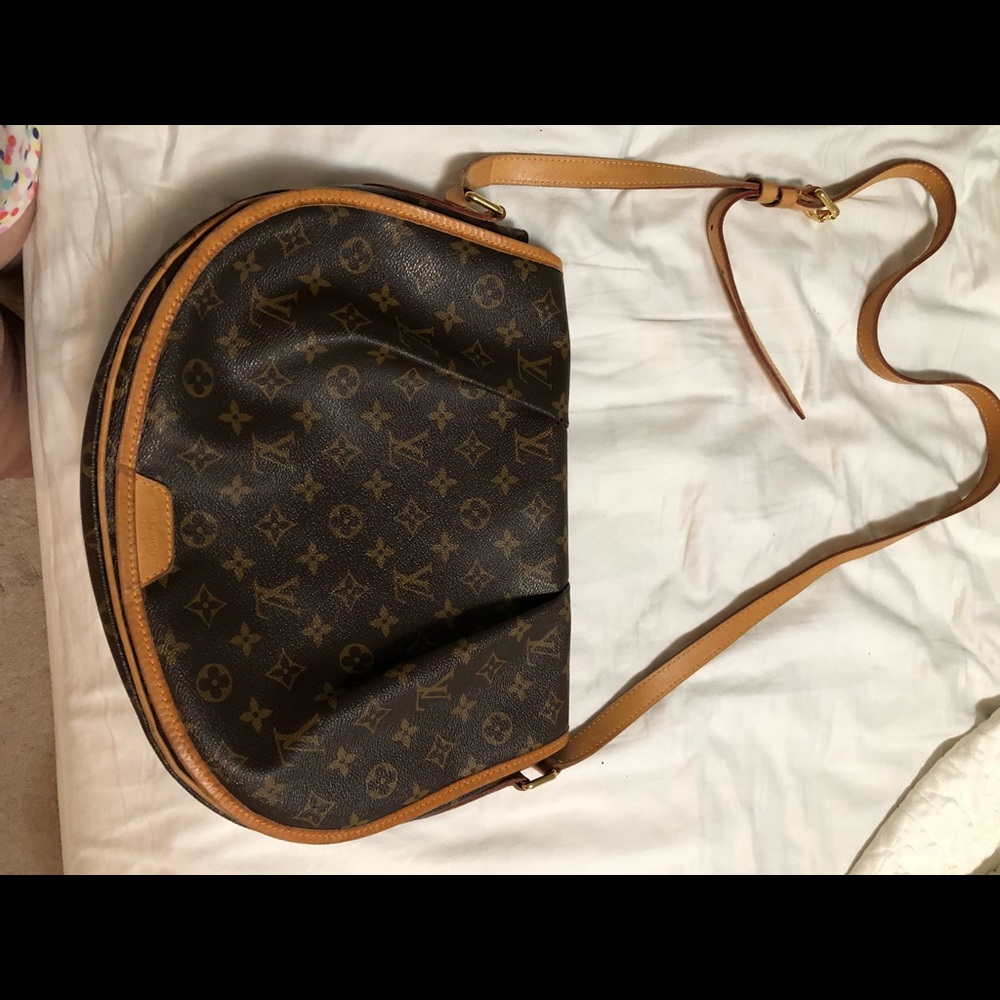 Louis Vuitton messager bag
